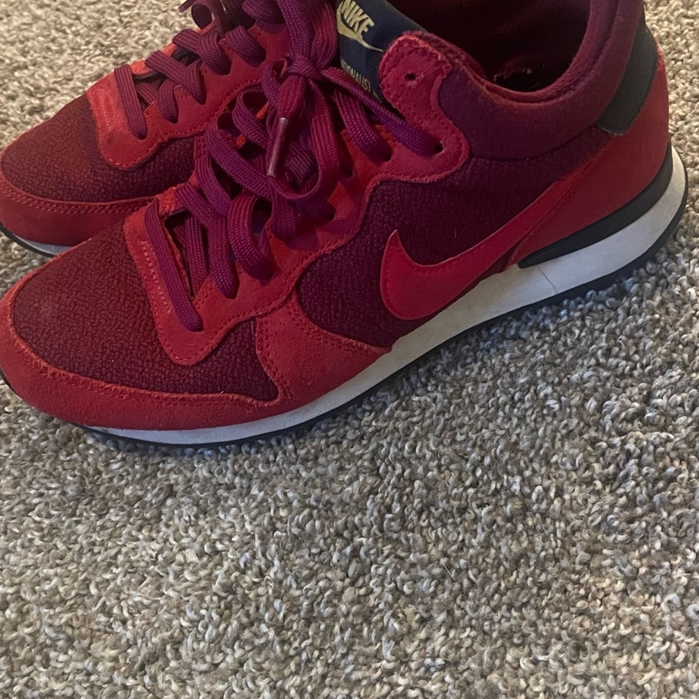 Nike Red Women's Sneakers - Picture 3 of 6